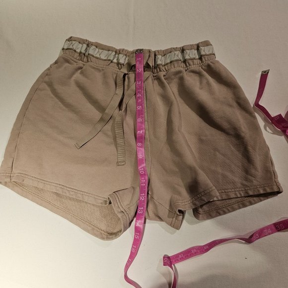 Gymshark Drawstring Shorts Size Small Tan/Khaki - Picture 7 of 7